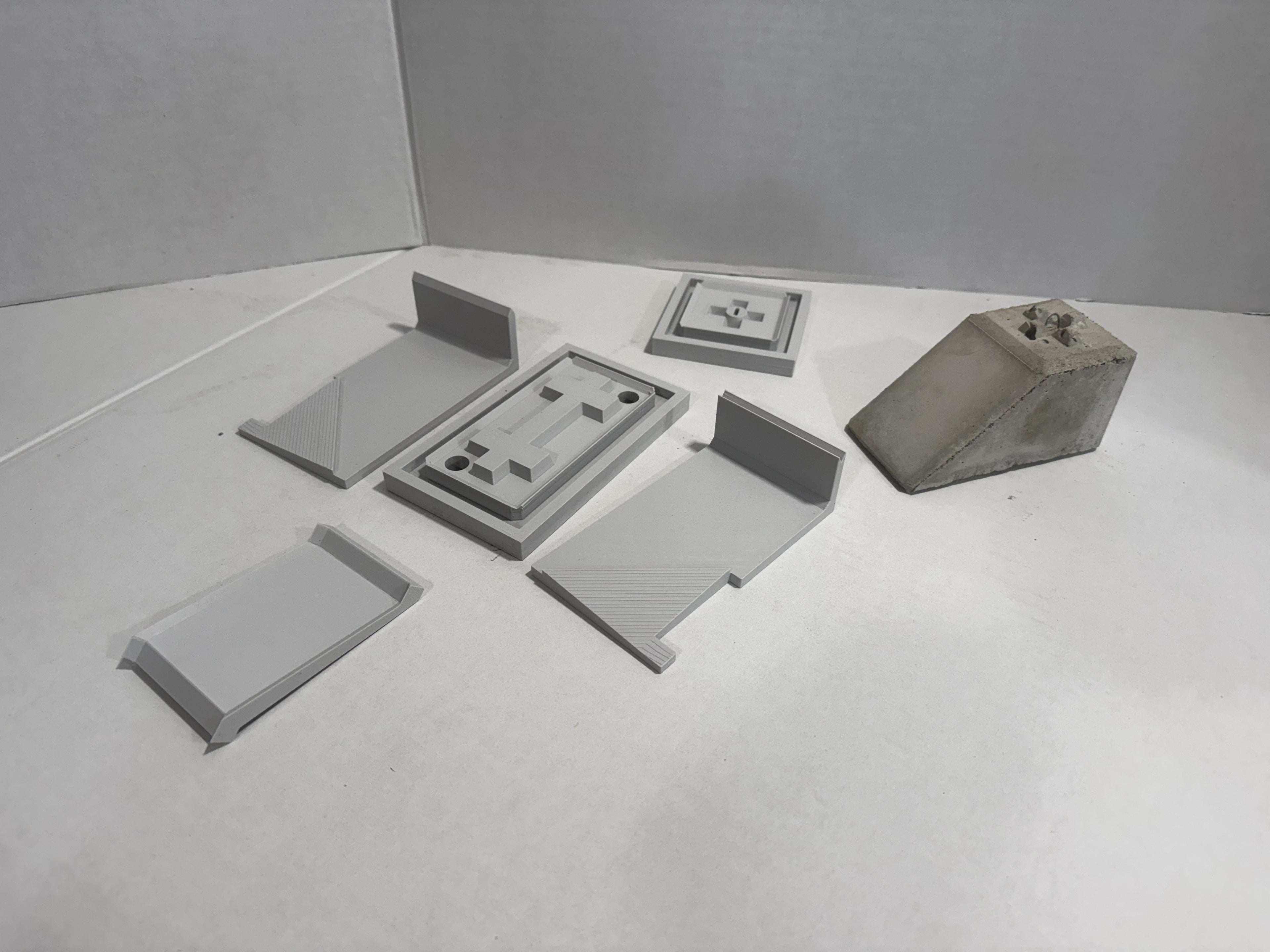 1/12 Scale Angle Block 1x1 - 1x2 RC Retaining Wall Form Set (5-Piece, FORM ONLY)
